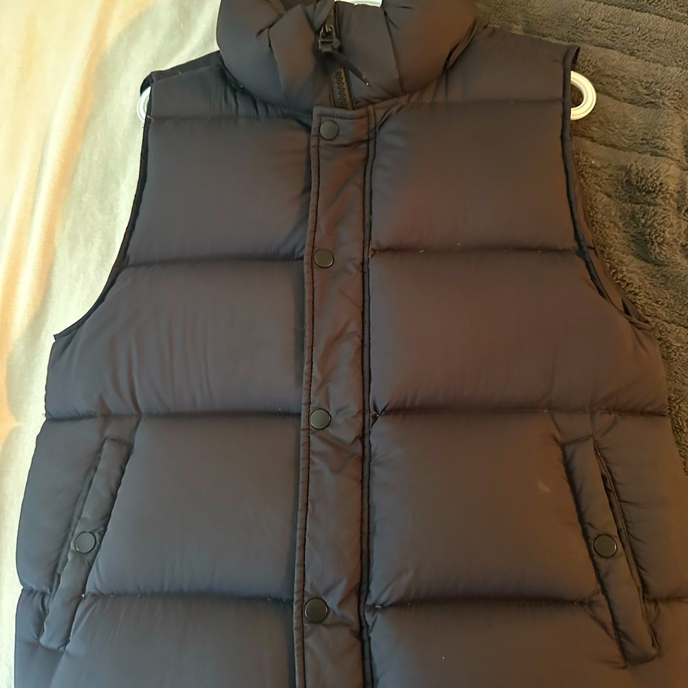Aritiza puffer vest black